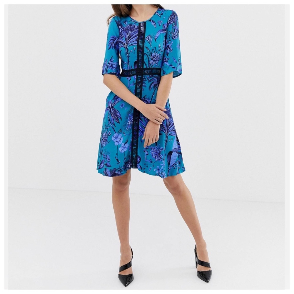 Closet London Floral Embroidered Floral Appliqué Dress